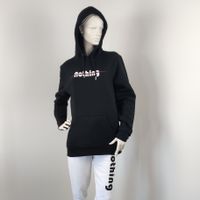 Hoodie Schwarz, wei&szlig;e Schrift durch roten Strich geteilt